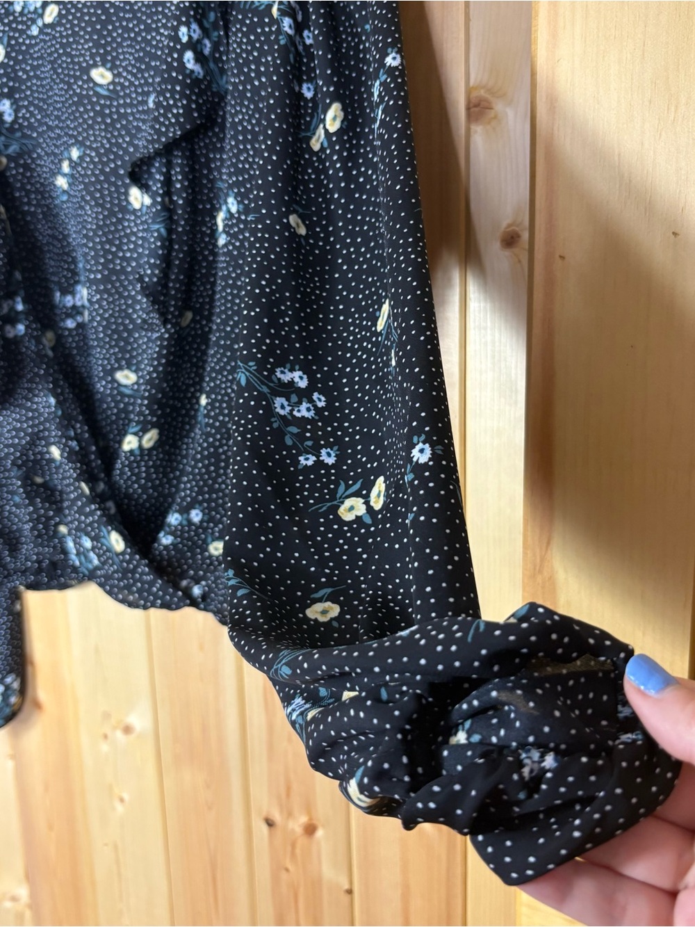 Dynamite Black Floral Polka Dot Ruffle Faux Wrap Blouse Medium Dark Feminine - Picture 9 of 12
